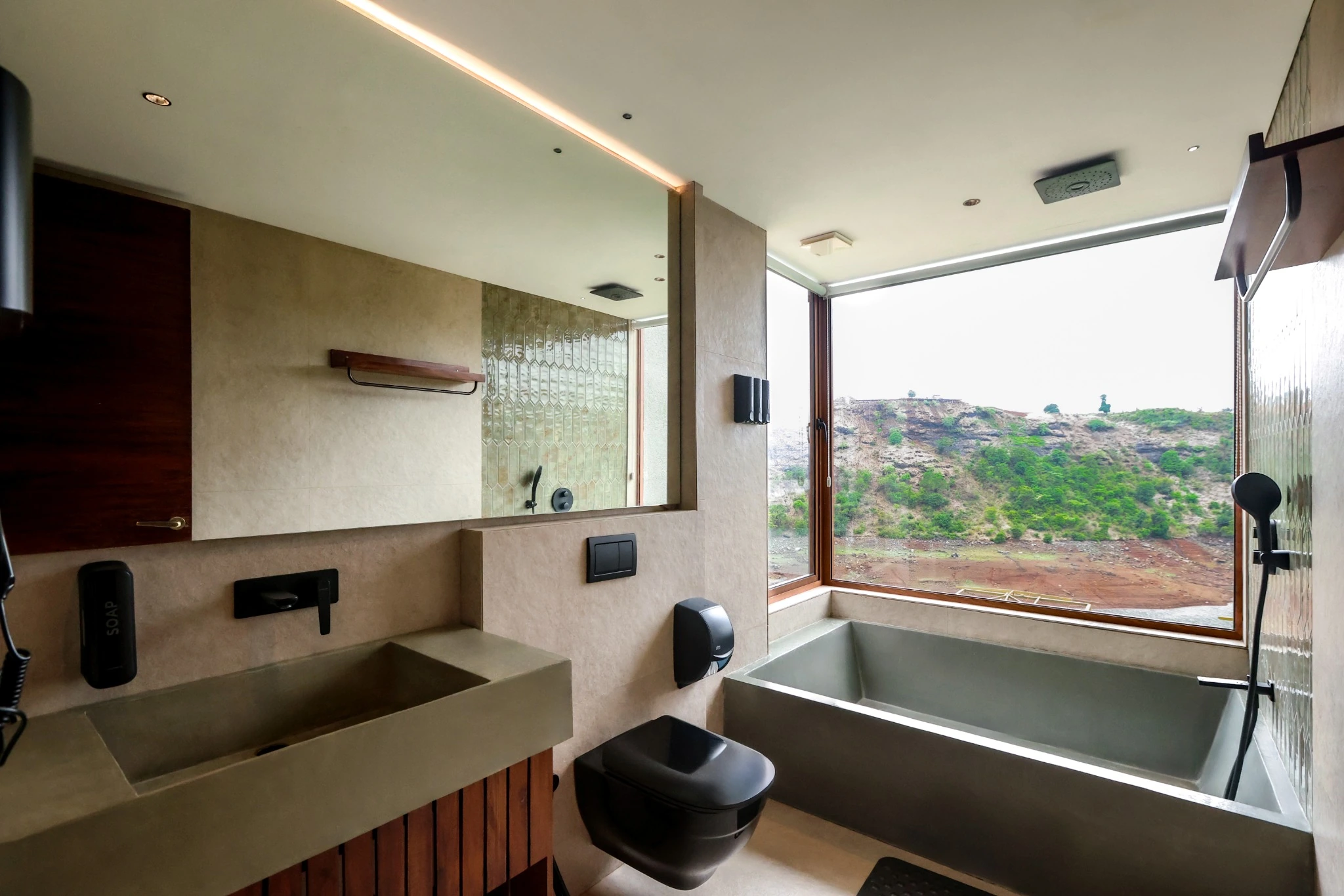 Sunrise villa bathroom